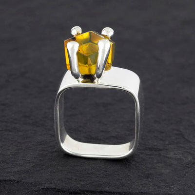 amber prong ring