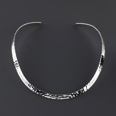 luna curve hammered silver choker