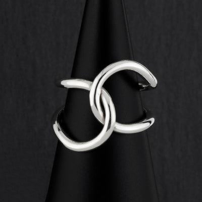 minimalist sterling silver interlocking loops ring