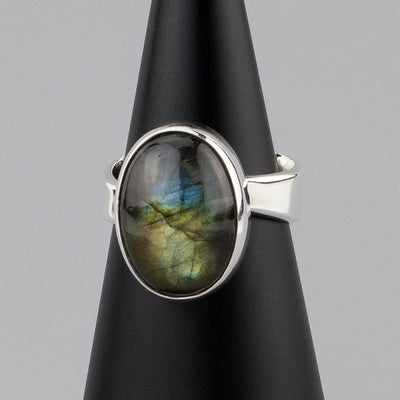 oval simple labradorite ring