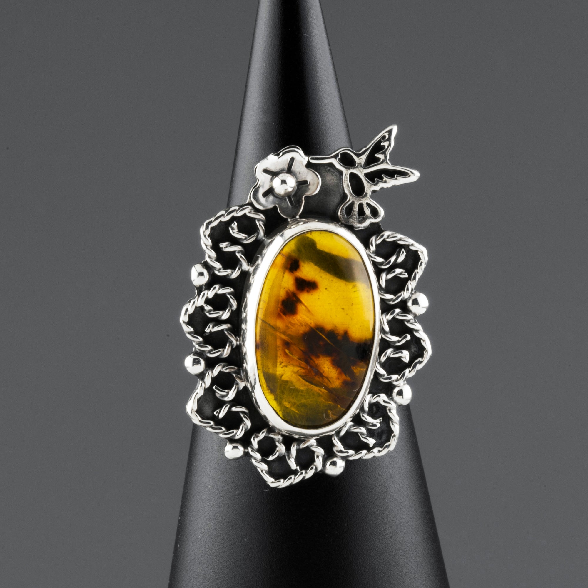Ambar del Colibri Ring