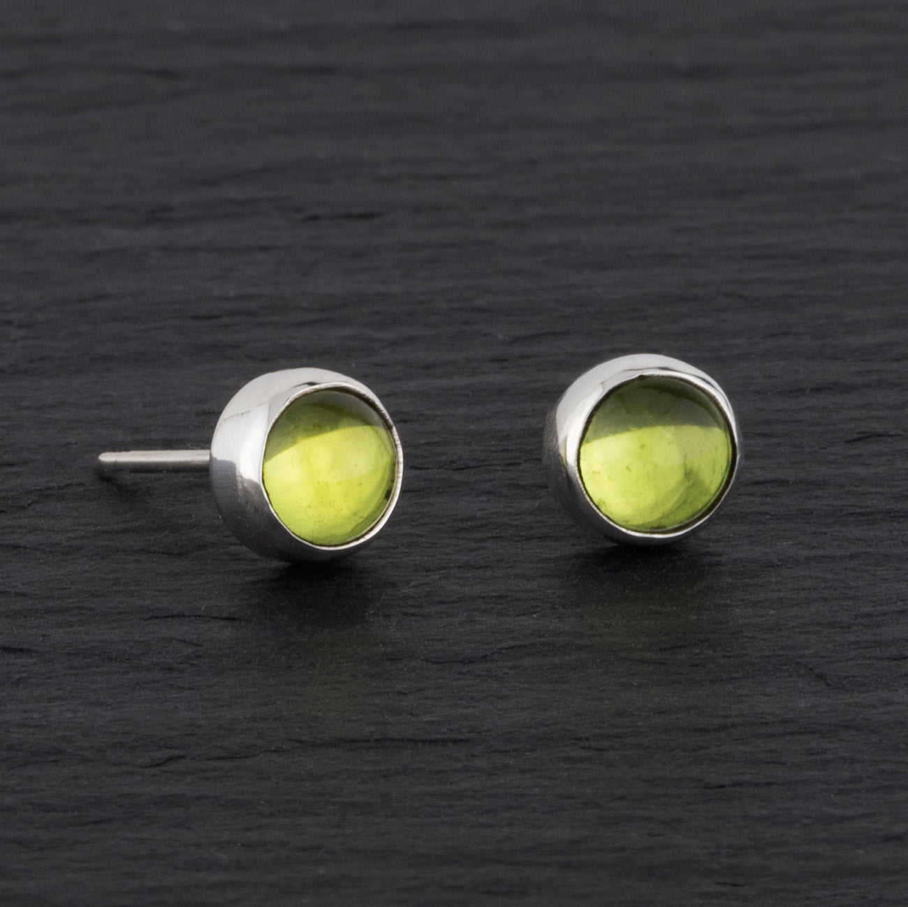 6mm peridot stud earrings