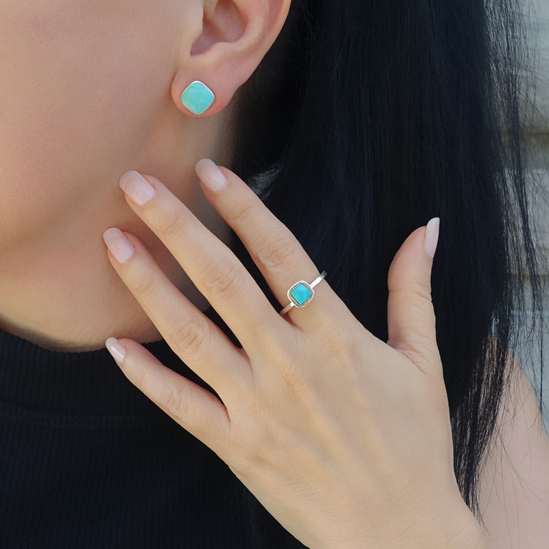 small square faceted turquoise stone silver ring