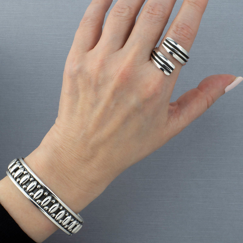 Taxco silver ribbed wrap ring