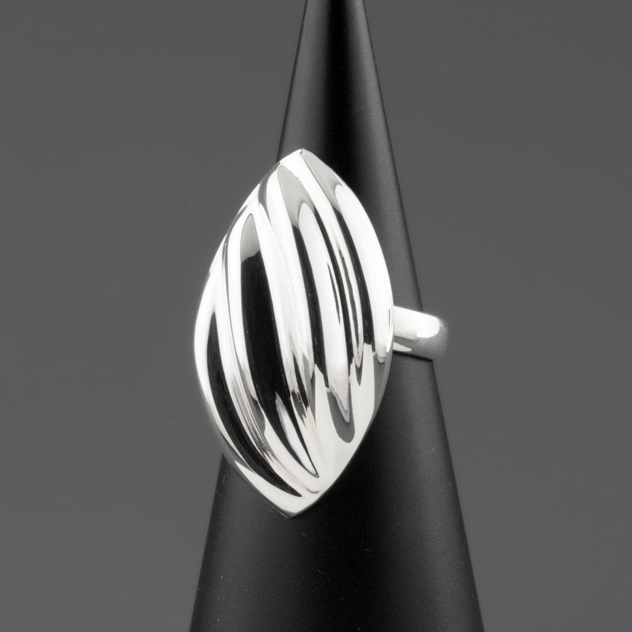 Taxco sterling silver scalloped ring