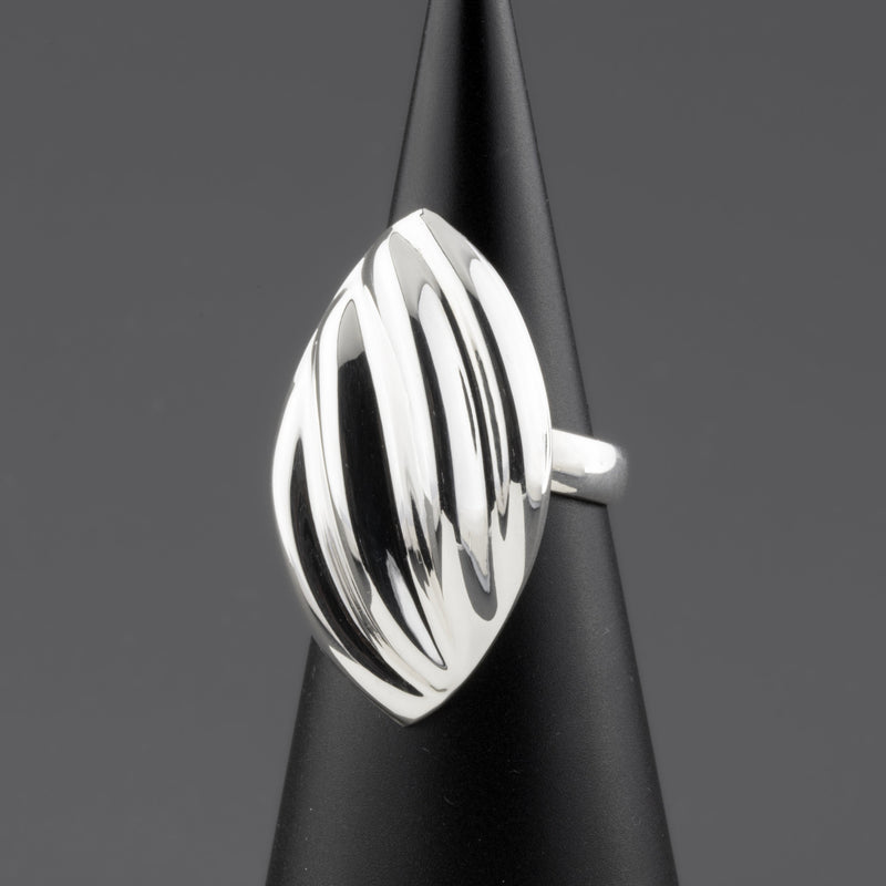 Taxco sterling silver scalloped ring