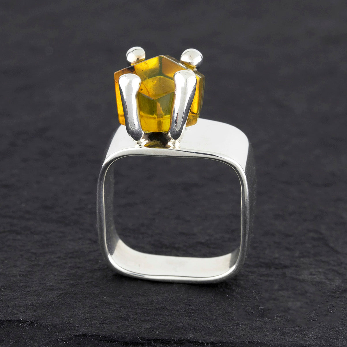 amber prong ring