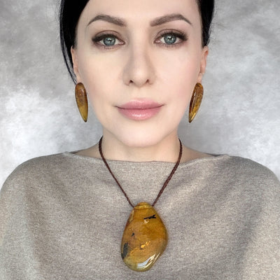 Amber Slice Pendant Necklace