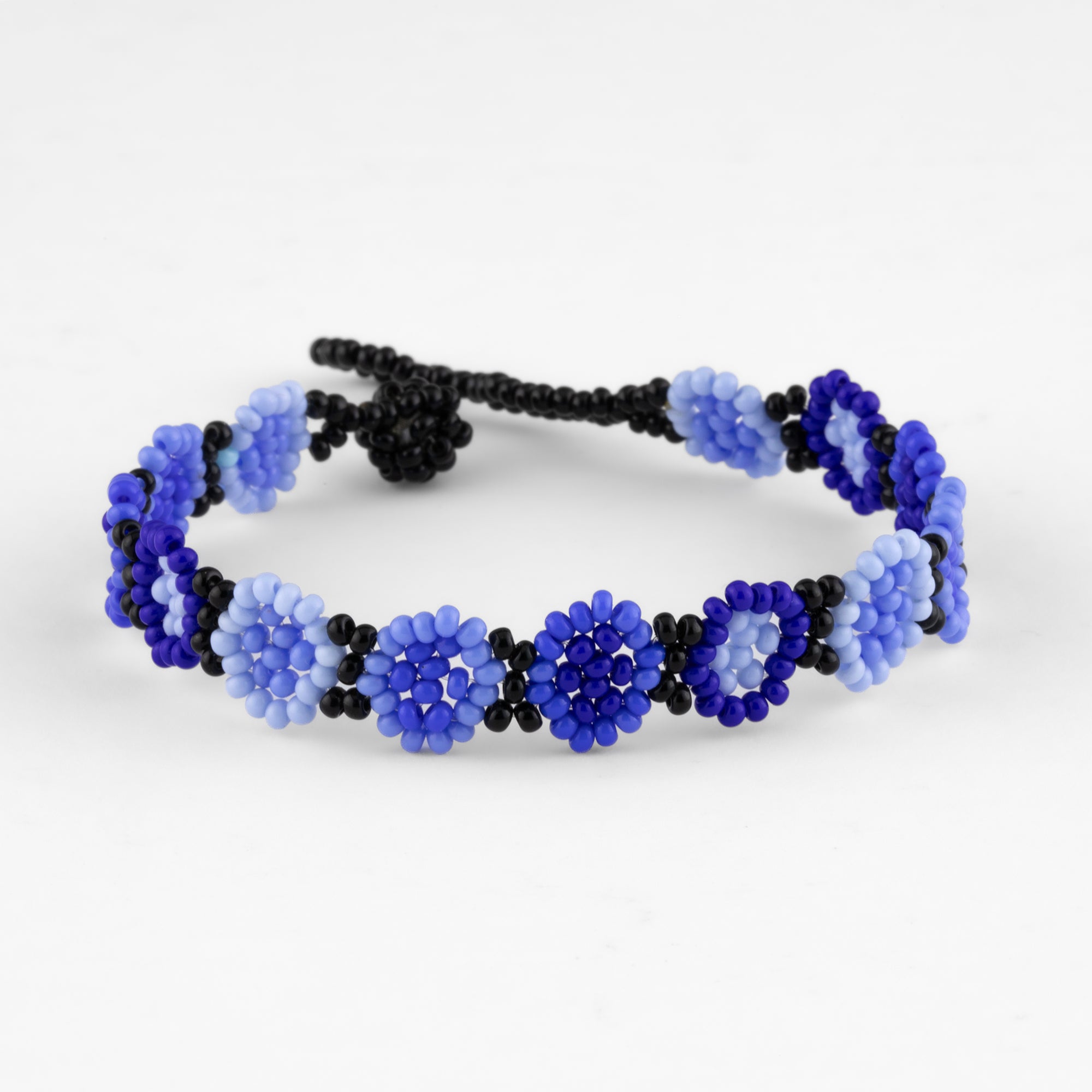 Flor de Chaquira Bracelet