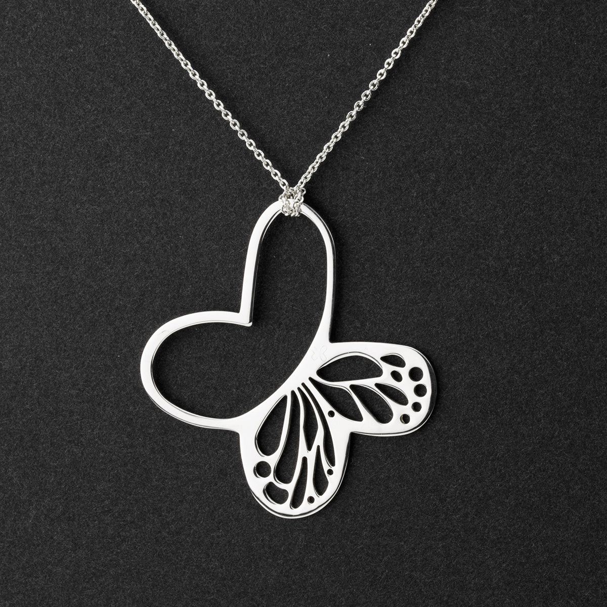 Mariposa Libre Pendant Necklace