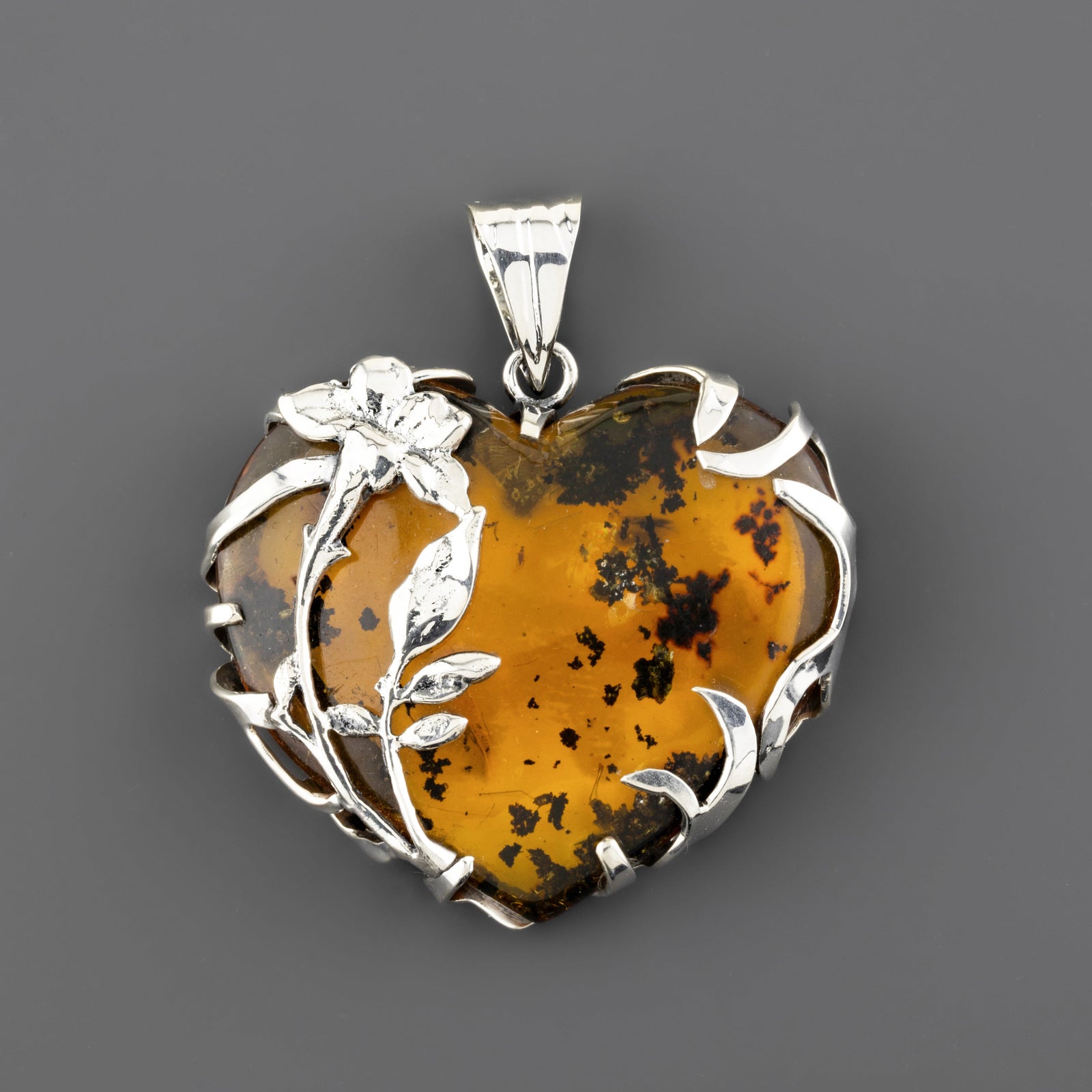 chunky amber heart pendant
