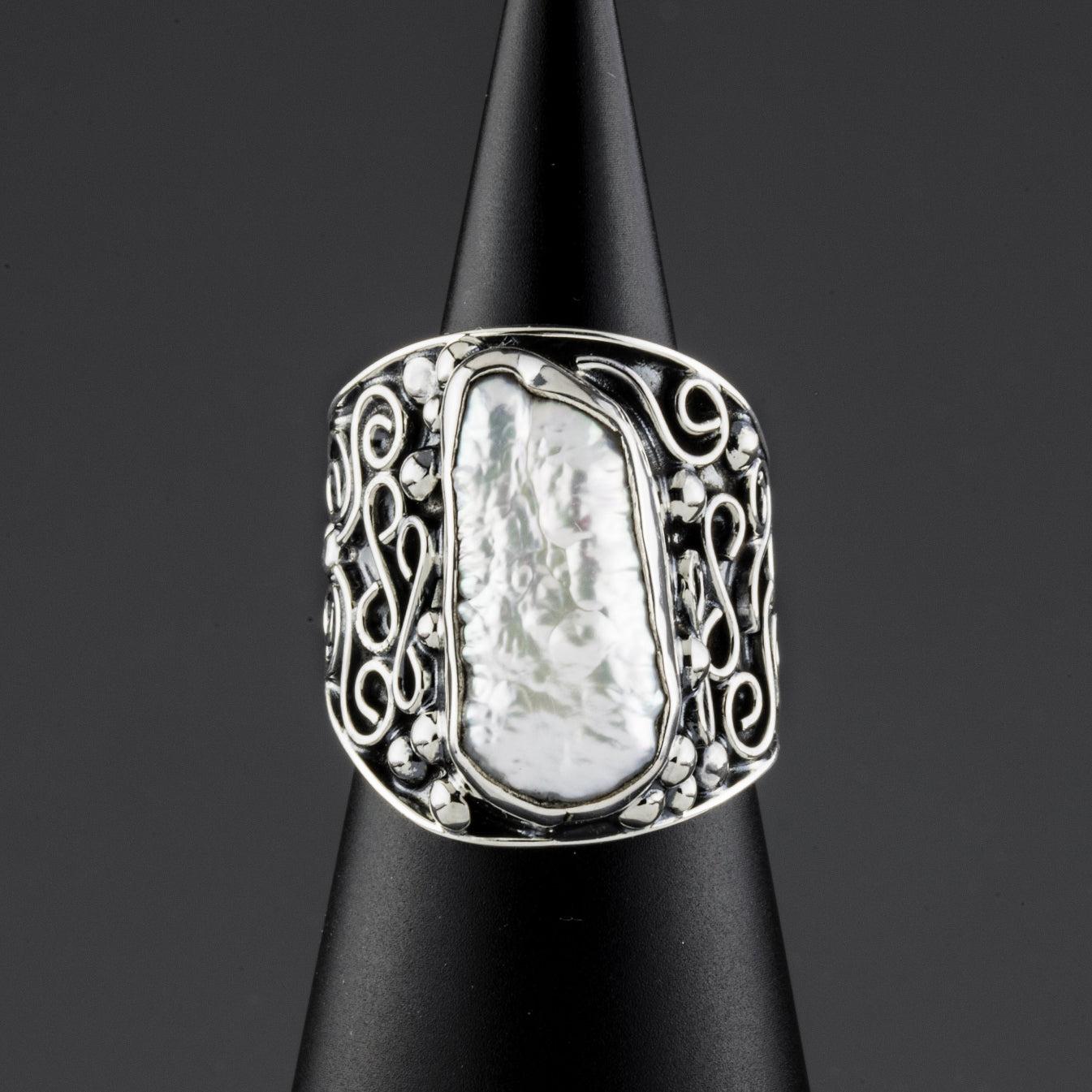 chunky biwa pearl ring