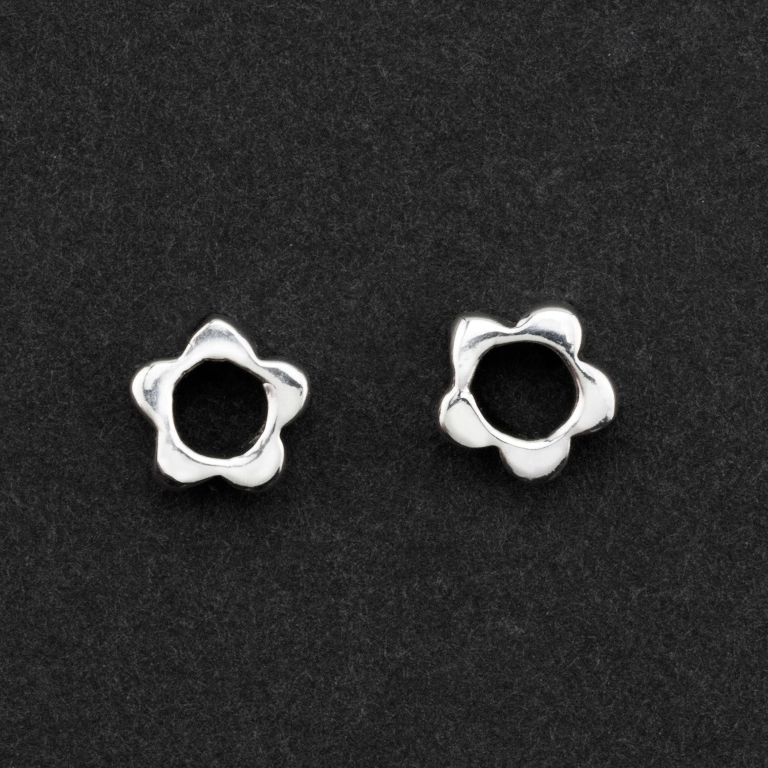 daisy sterling silver stud earrings