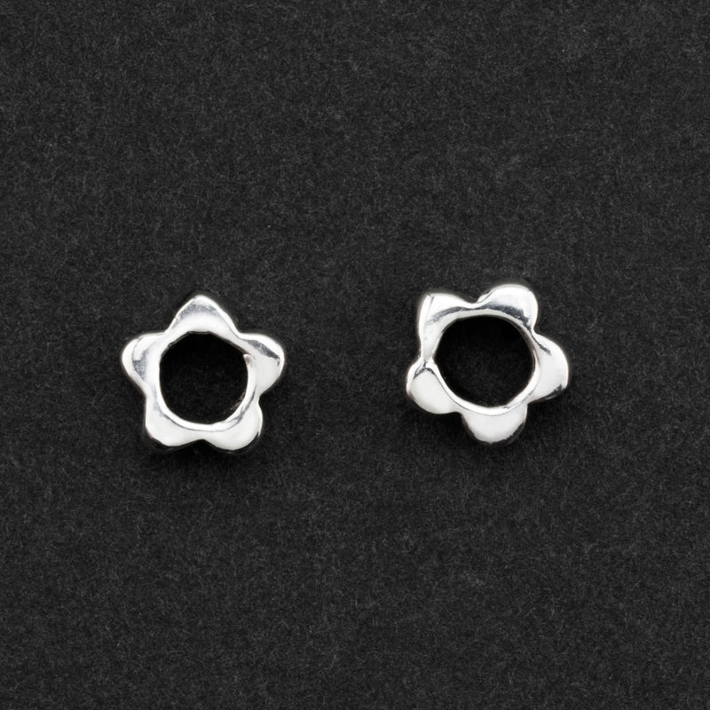 daisy sterling silver stud earrings