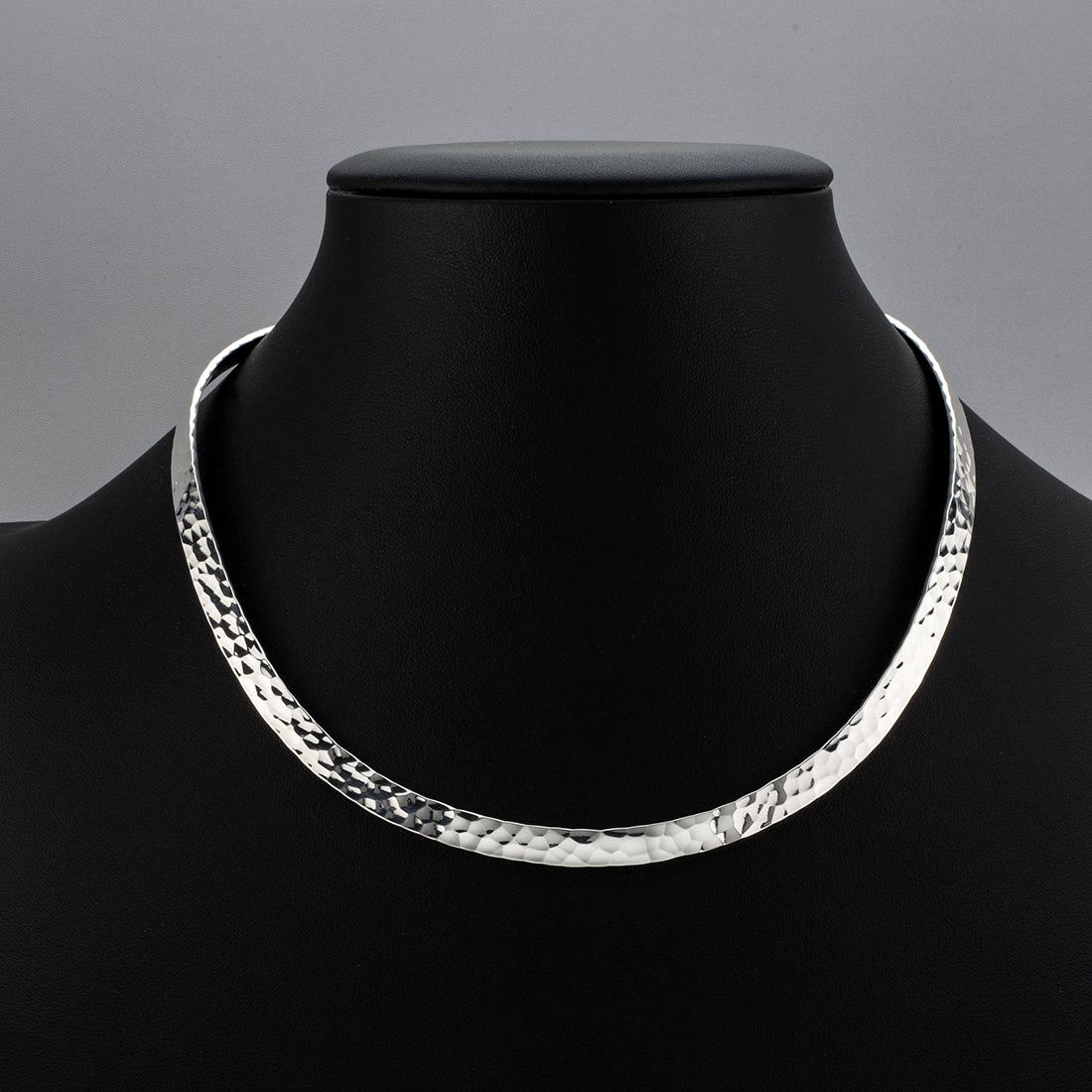 hammered silver choker necklace