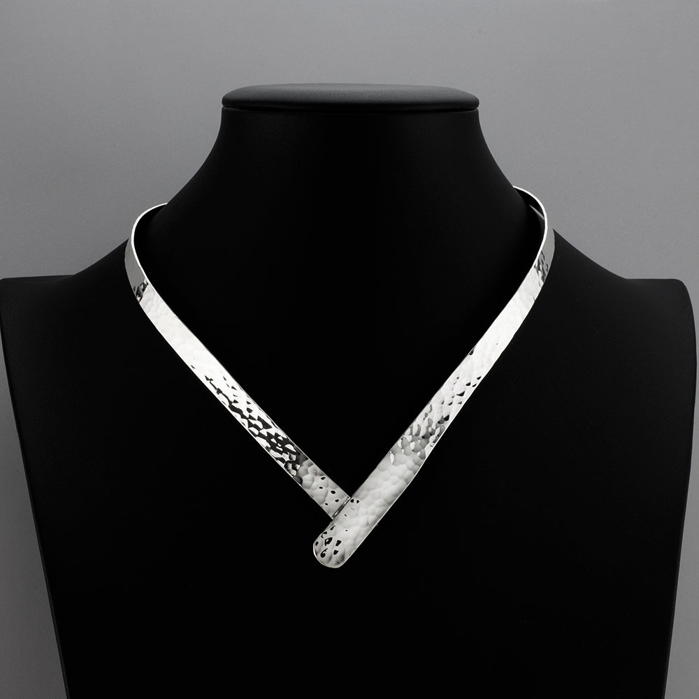 hammered silver v shape choker necklace