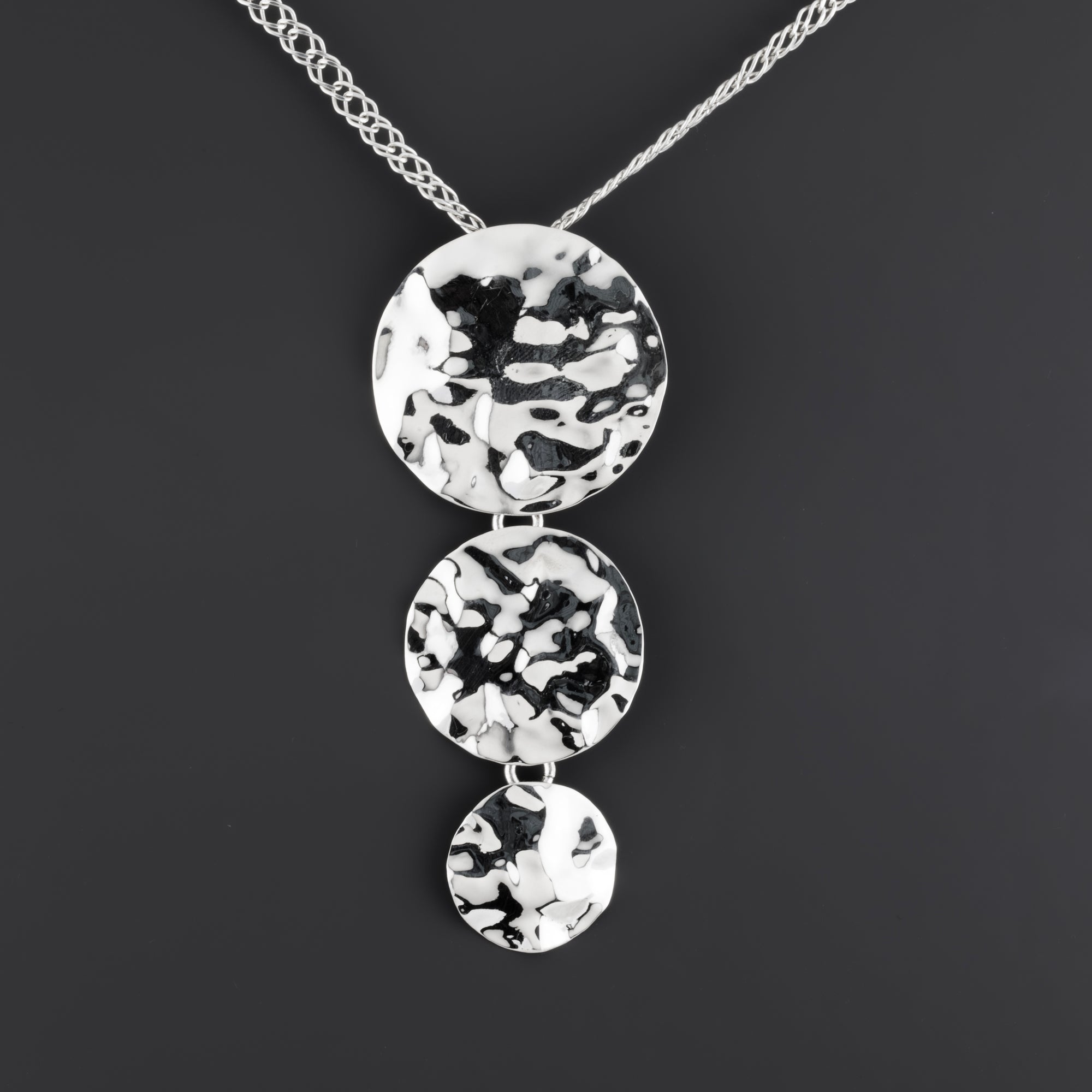 hammered triple disc pendant