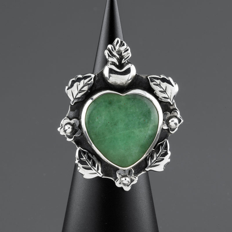 Corazón Sagrado Jade Ring