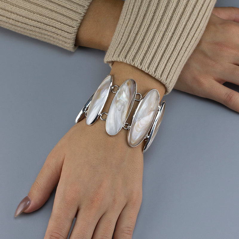oceana luxe oversized conch shell bracelet