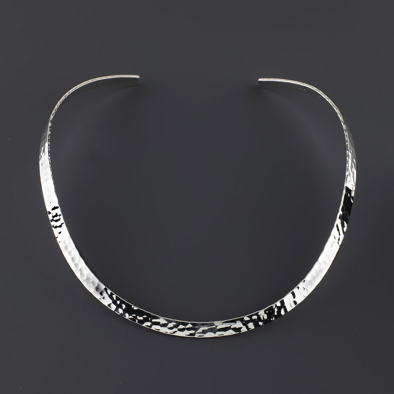 luna curve hammered silver choker