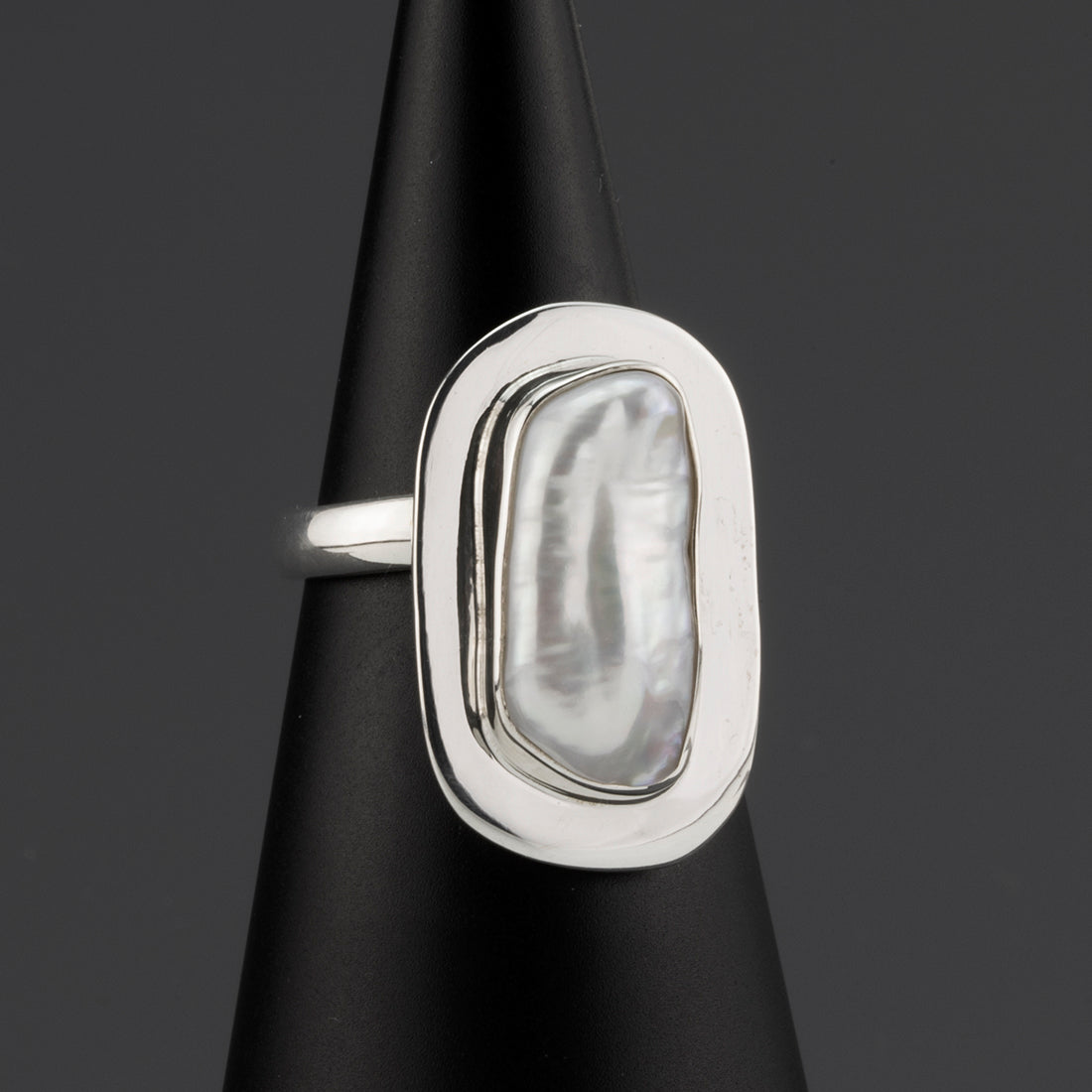 luna frame pearl ring