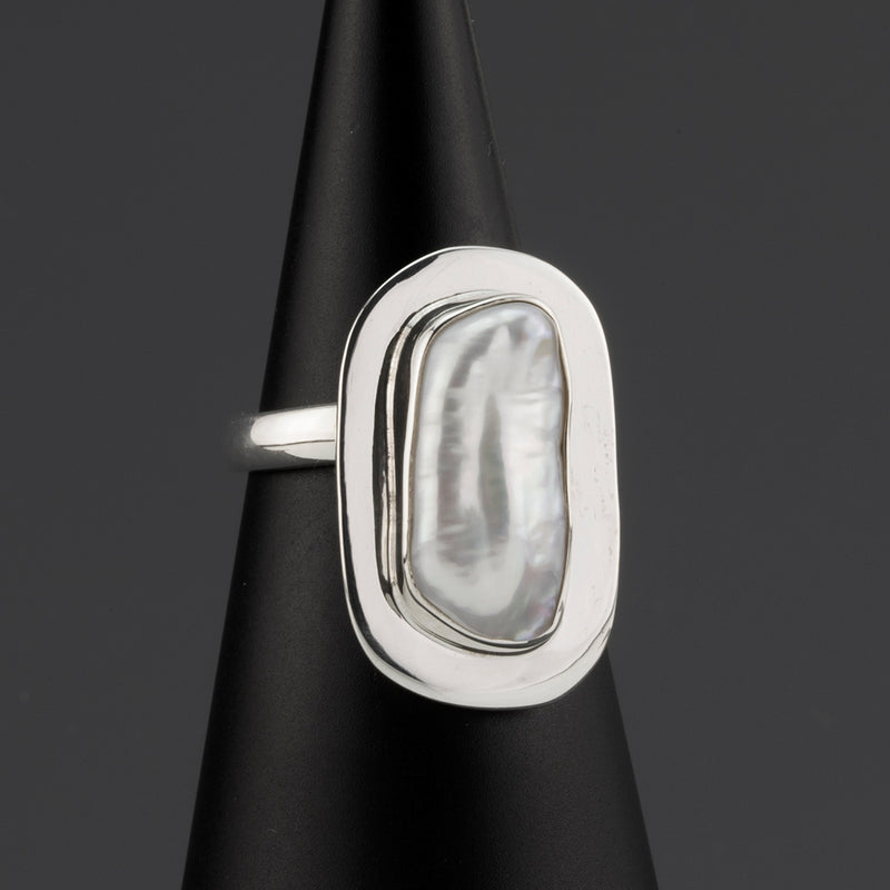 luna frame pearl ring