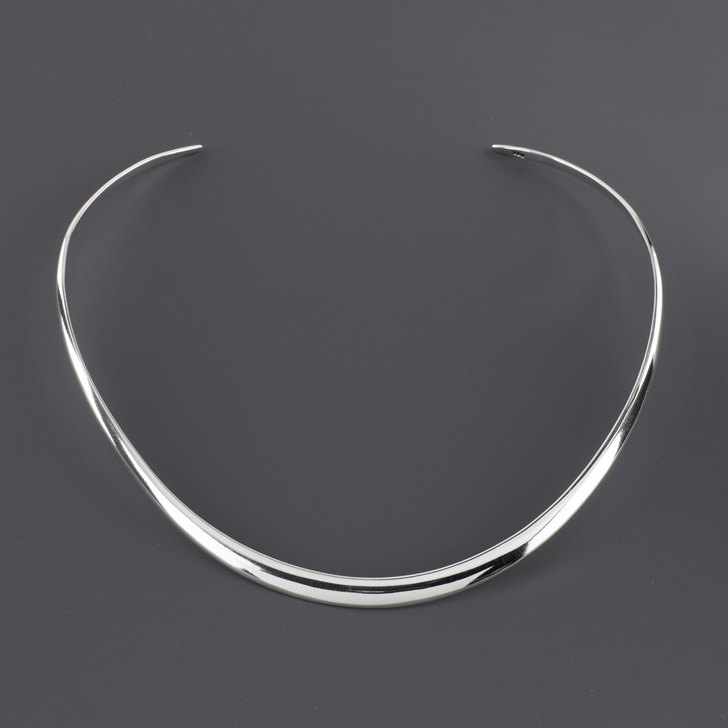 minimalist sterling silver collar necklace