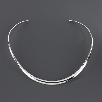 minimalist sterling silver collar necklace