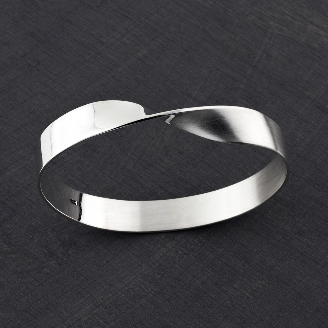 mobius muse sterling silver bangle
