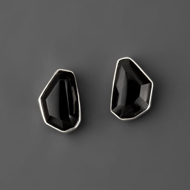 noir black onyx stud earrings