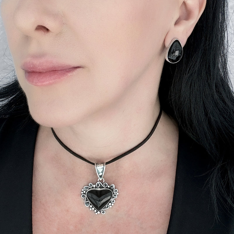 onyx teardrop studs