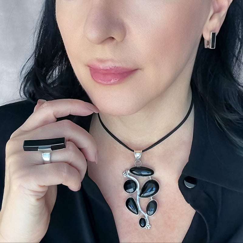 noir energy large onyx pendant