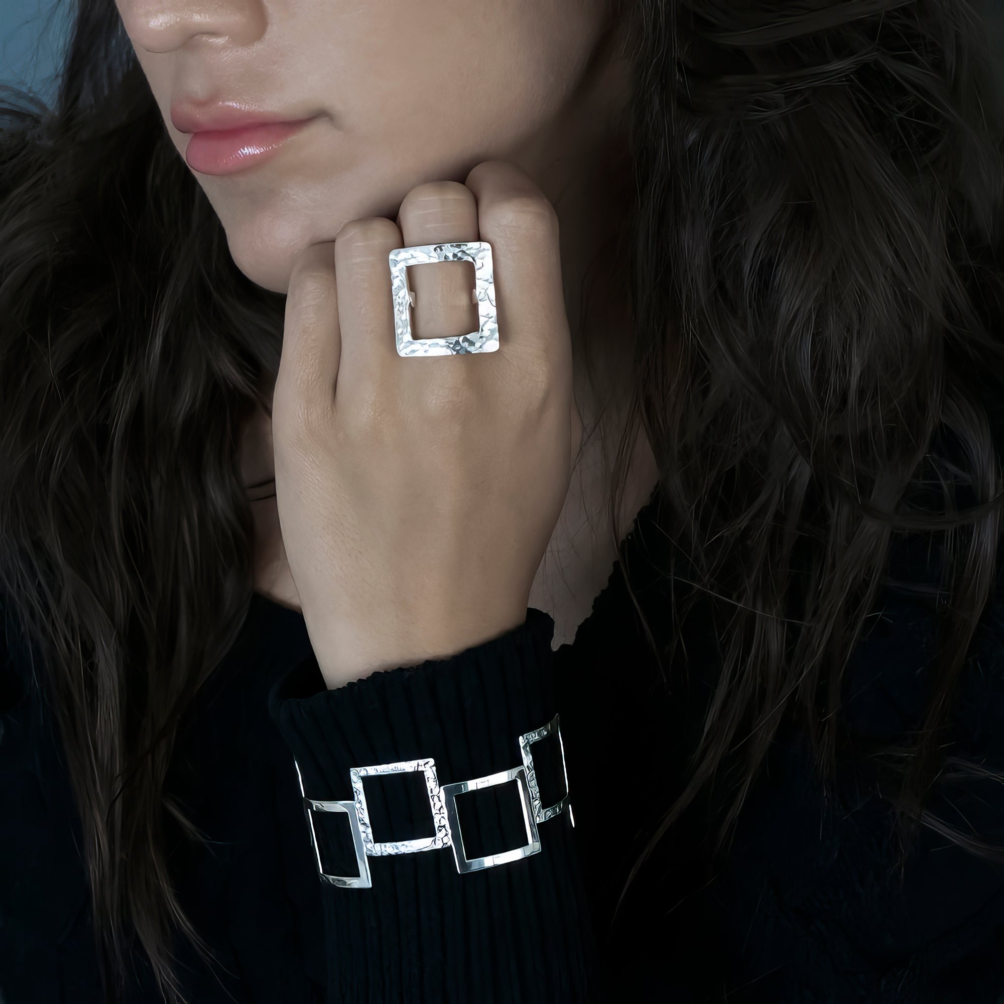 Large square ring store