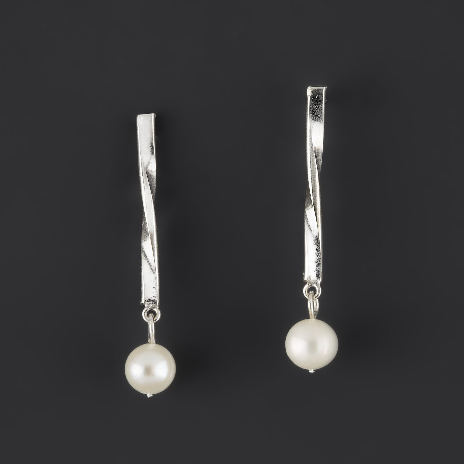 Twisted Bar Pearl Earrings