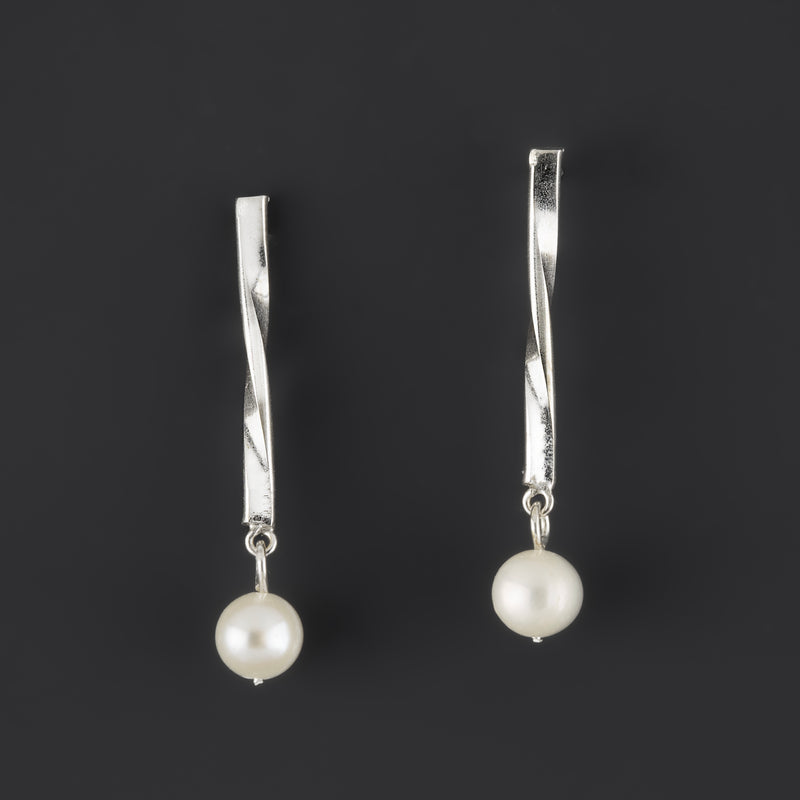 Twisted Bar Pearl Earrings