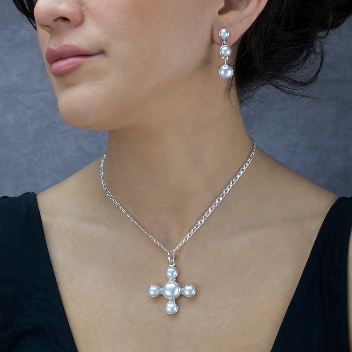 Luna Cruz Pearl Pendant