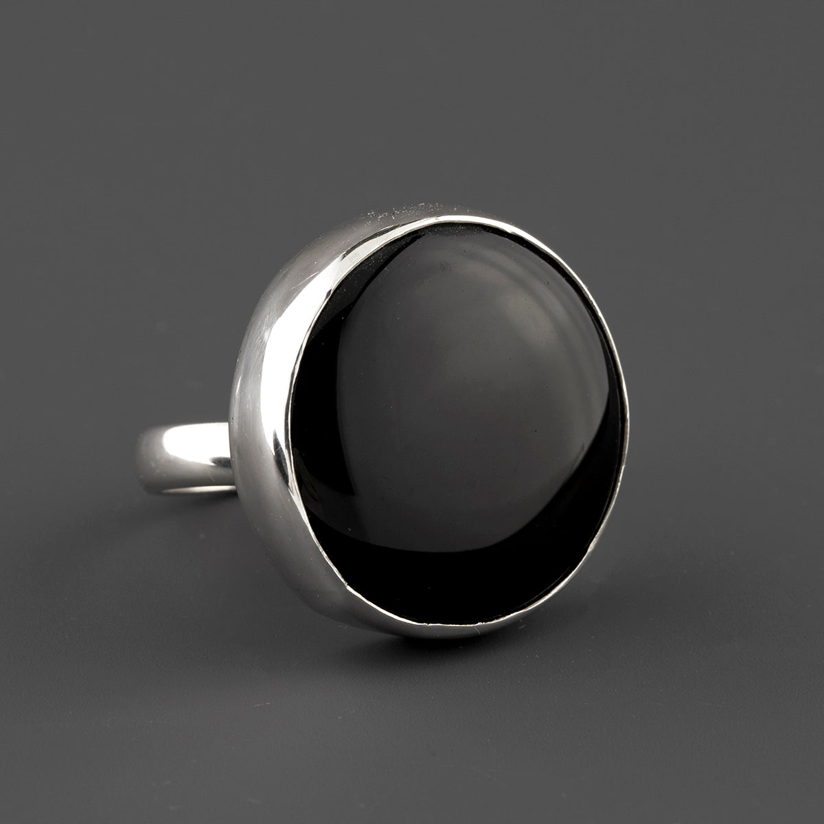 round black onyx silver ring