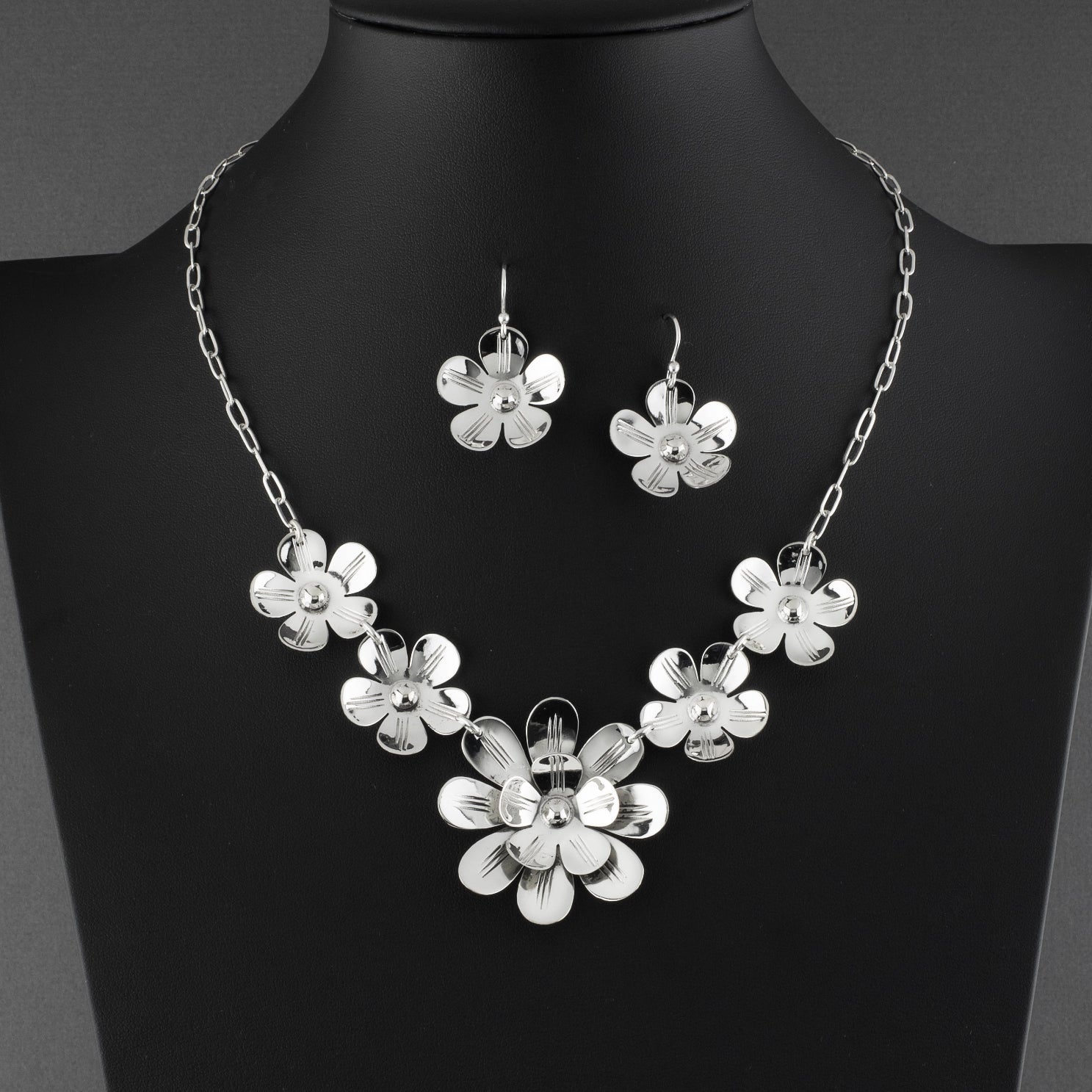 Flower Market Necklace Set