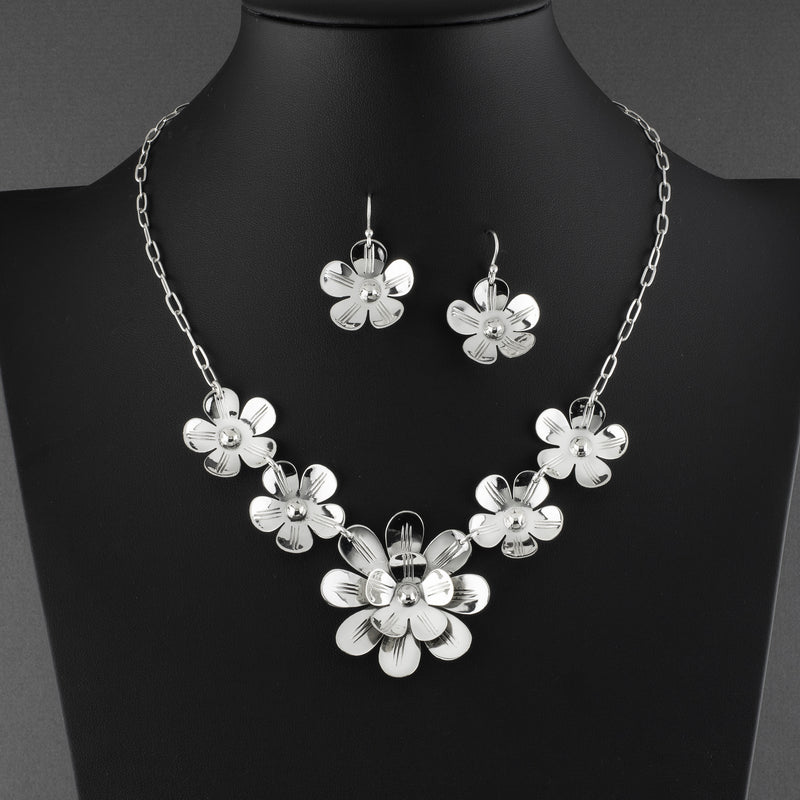 Flower Market Necklace Set
