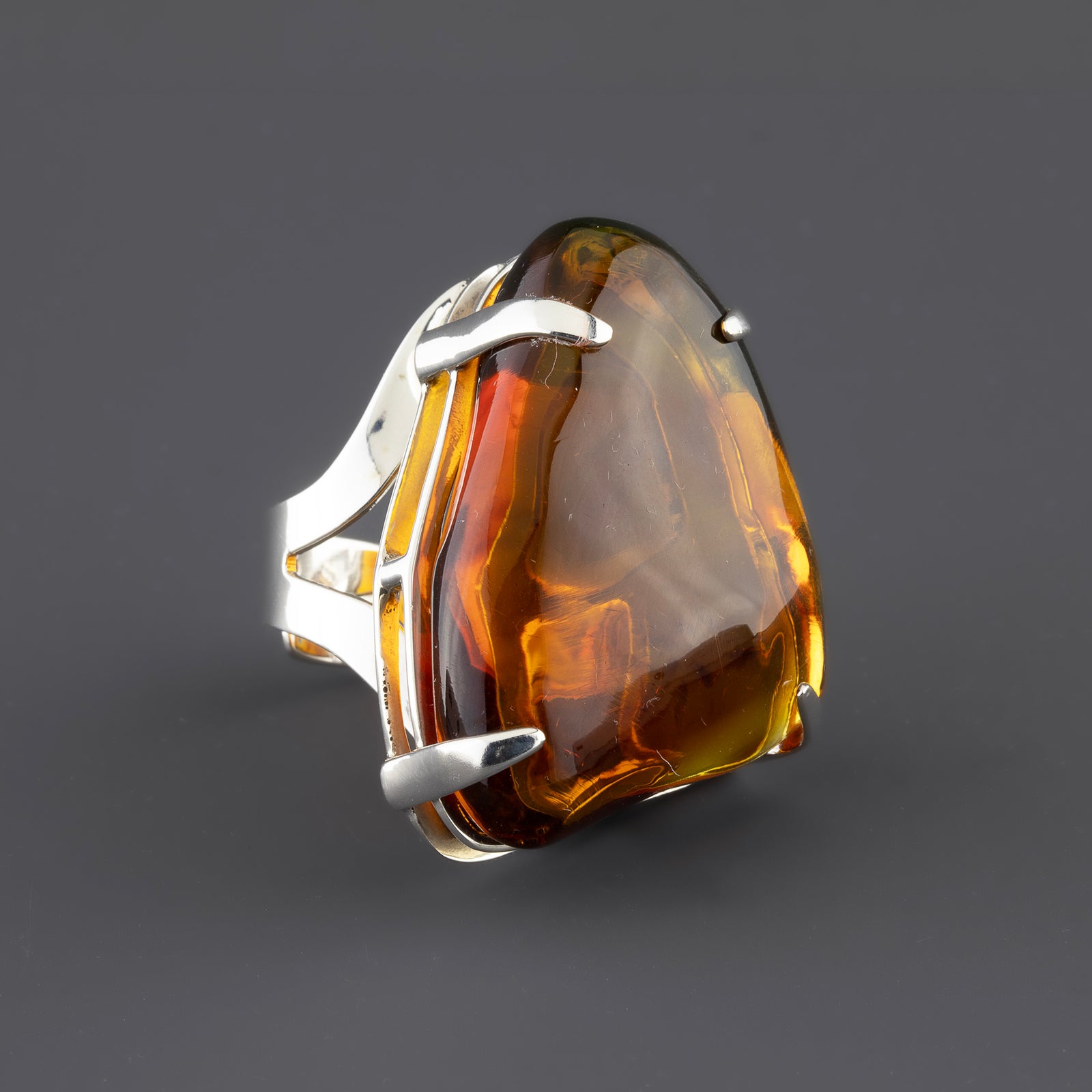 solar claw large Chiapas amber ring