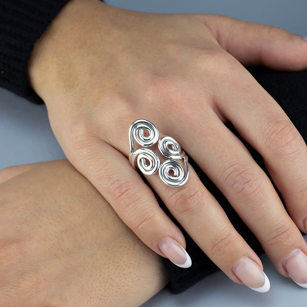 Sterling Silver Swirl Spiral Ring 6 / Silver Sterling Silver Swirl Spiral Ring 6 / Silver