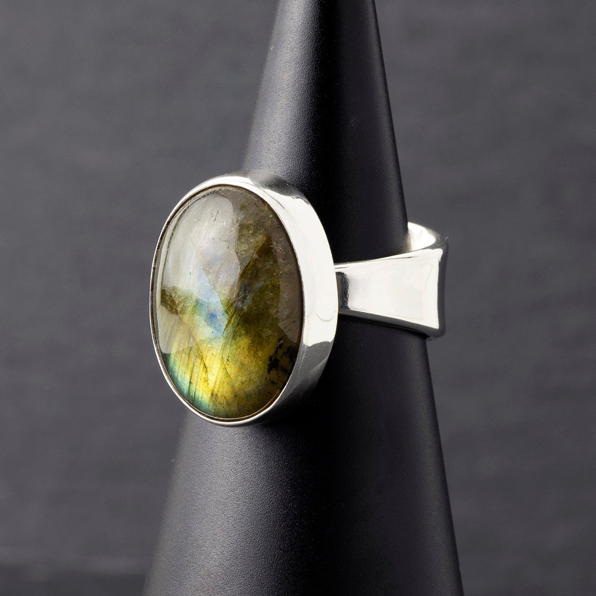 sterling silver and oval labradorite ring