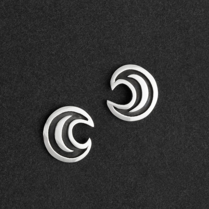 sterling silver crescent moon stud earrings
