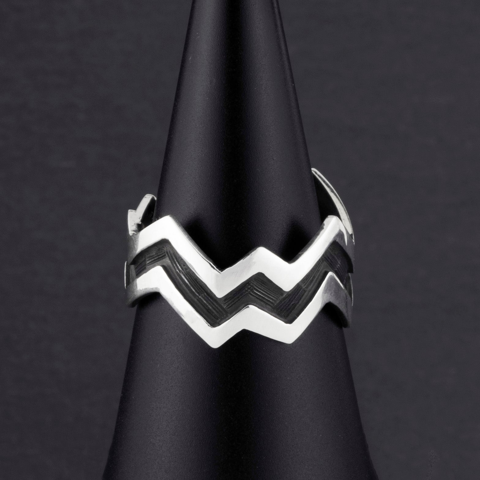 Taxco silver zigzag ring