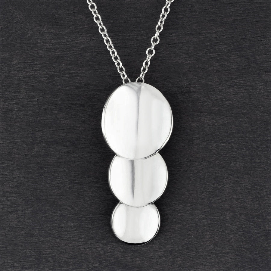 trio modern silver pendant