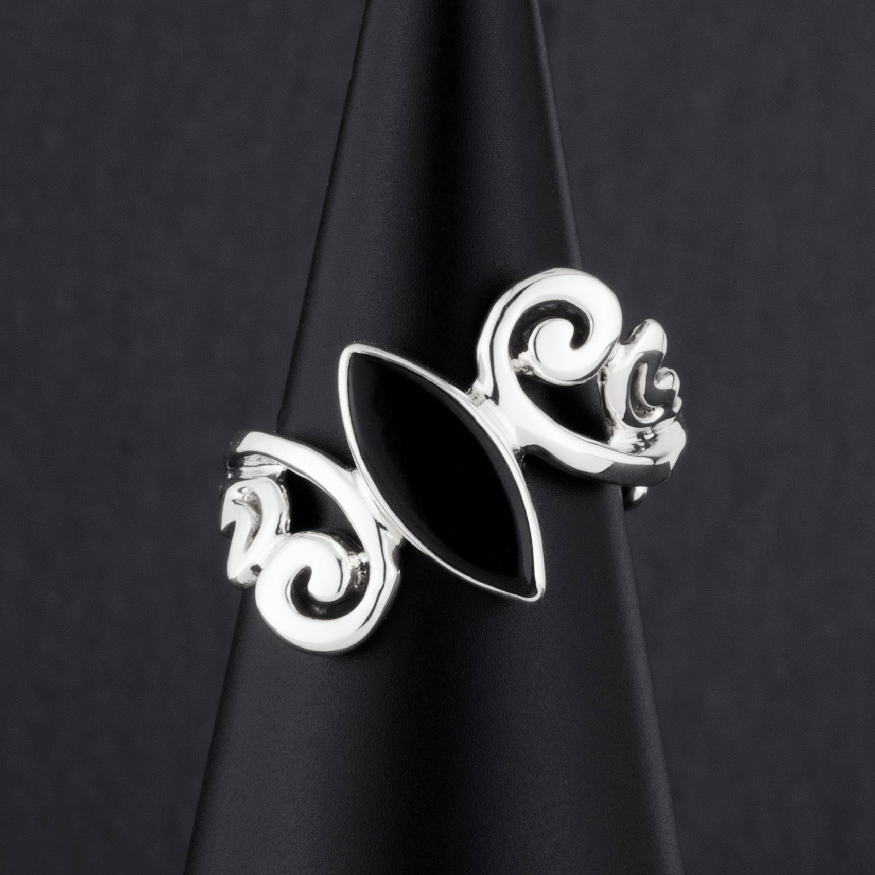 vintage sterling silver black onyx scroll ring