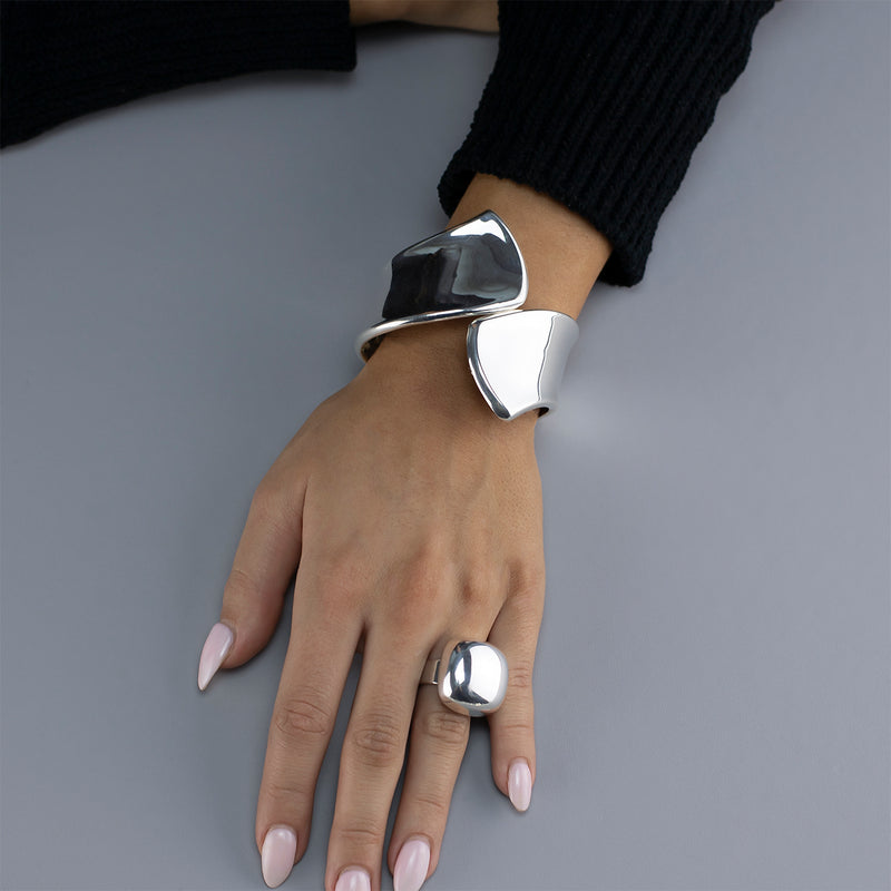 chunky sterling silver hinged bangle bracelet