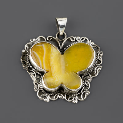 Mariposa Amarilla Pendant