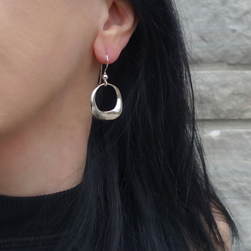Mexican silver wavy circle dangle earrings
